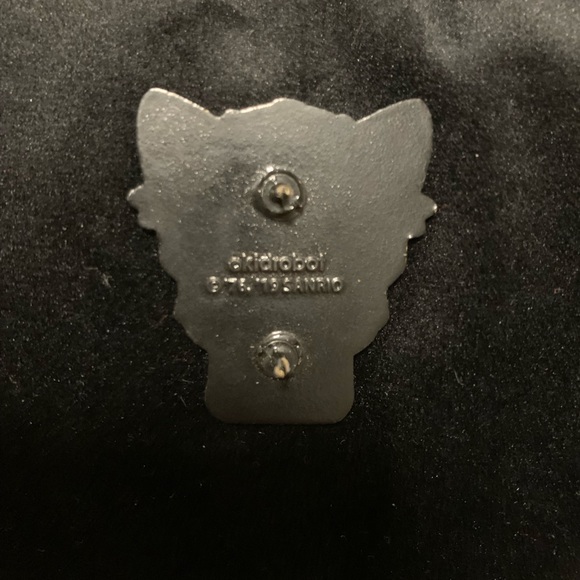 Aggretsuko Pin - Picture 2 of 3